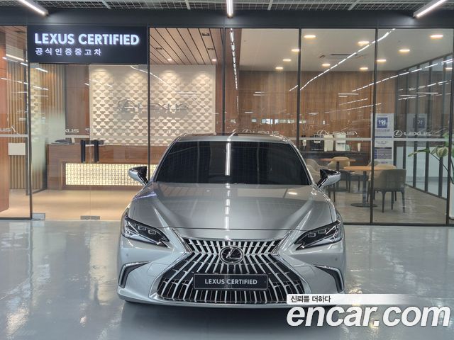 Lexus ES 300h 7-го поколения Executive - фото 2