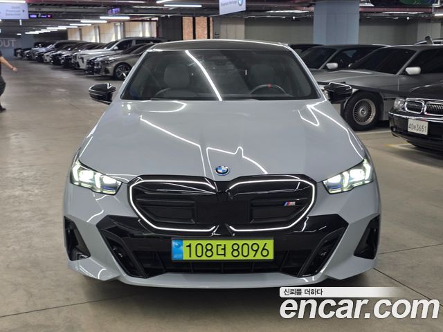 BMW i5 G60 M60 xDrive - фото 2