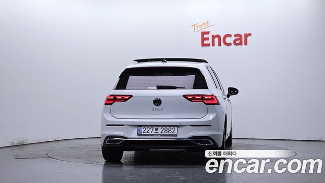 Volkswagen Golf 8-го поколения 2.0 TDI Prestige - фото 3