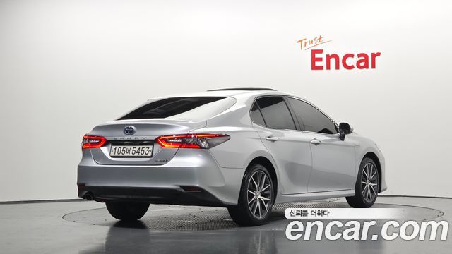 Toyota Camry XV70 2.5 XLE Hybrid - фото 1