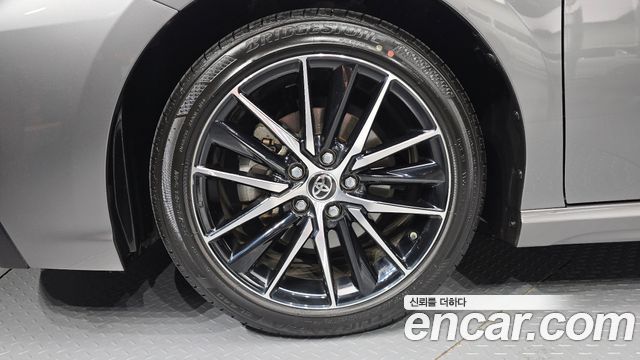 Toyota Camry XV70 2.5 XSE Hybrid - фото 4