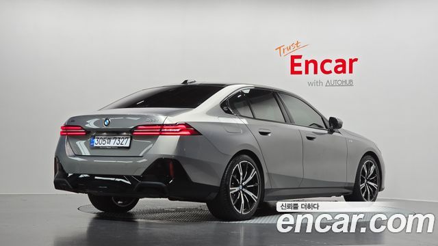 BMW 5 Series G60 530i xDrive M Sport - фото 0