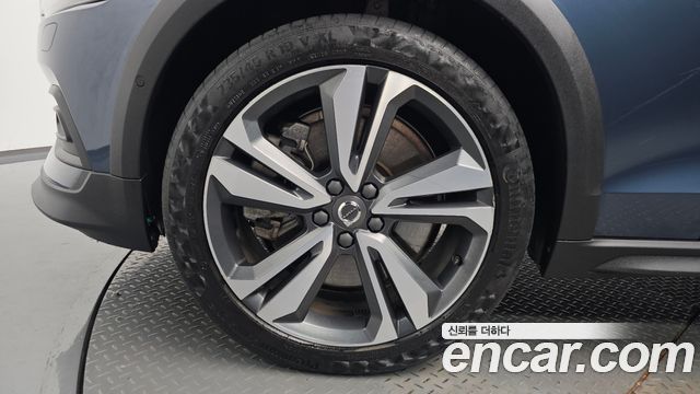 Volvo V60 Cross Country 2-го поколения B5 Pro AWD - фото 3