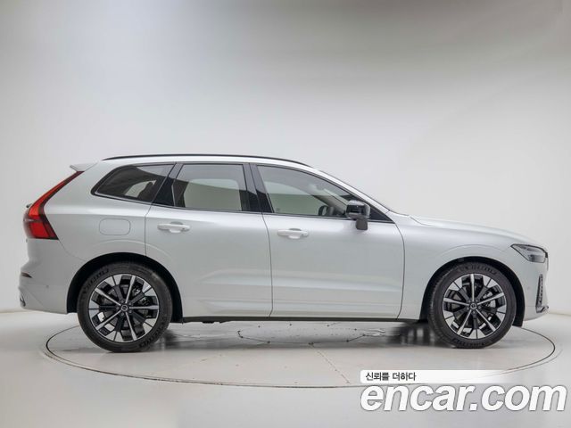 Volvo XC60 2-го поколения B5 Ultra Dark Air Sus - фото 4