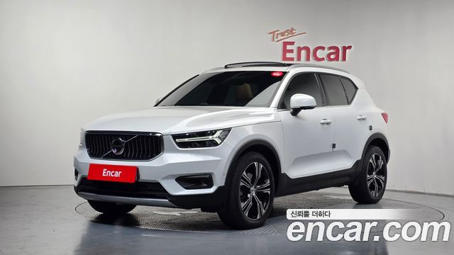 Volvo XC40 B4 Inscription - фото 0