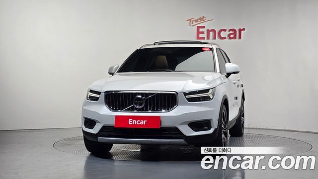 Volvo XC40 B4 Inscription - фото 2