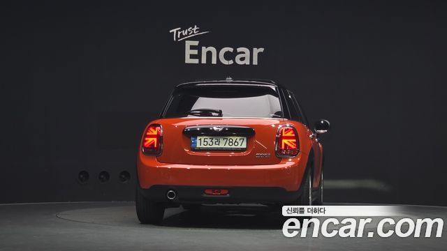 Mini Cooper 5Door HIGH 3rd - фото 3