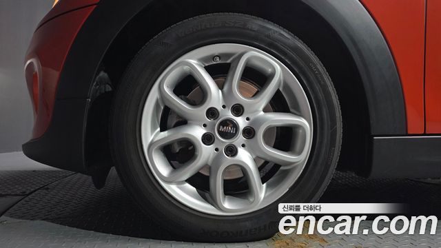 Mini Cooper 5Door HIGH 3rd - фото 4