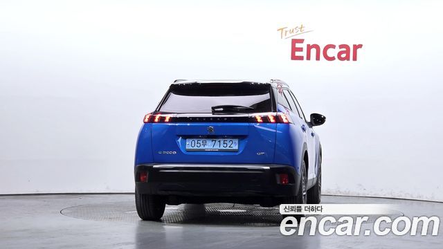 Peugeot 2008 2-го поколения EV GT - фото 3