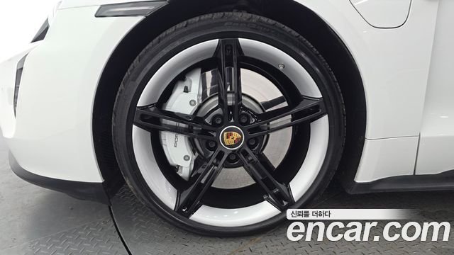 Porsche Taycan GTS - фото 4