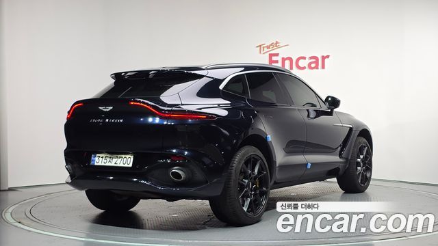 Aston Martin DBX 4.0 V8 - фото 1