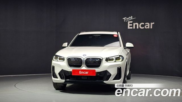 BMW iX3 M Sports - фото 2