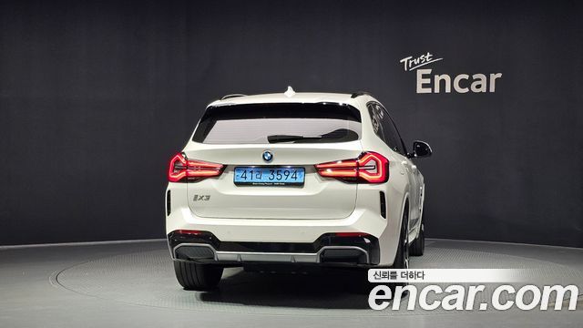 BMW iX3 M Sports - фото 3