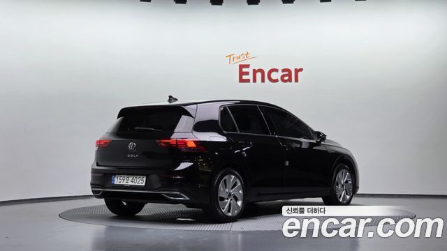 Volkswagen Golf 8-го поколения 2.0 TDI Premium - фото 1