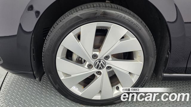 Volkswagen Golf 8-го поколения 2.0 TDI Premium - фото 4