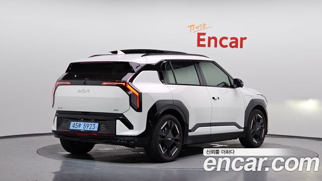 Kia EV3 Long Range 4WD GT Line - фото 1