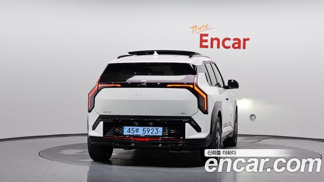 Kia EV3 Long Range 4WD GT Line - фото 3