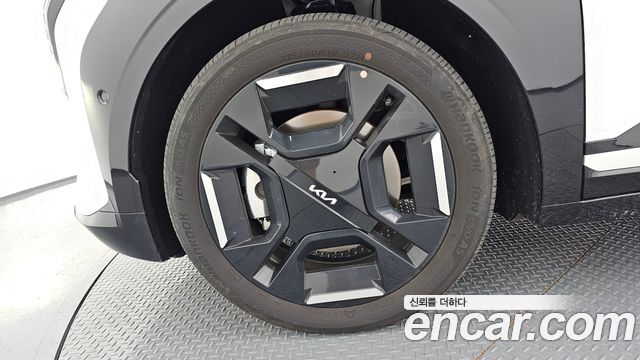 Kia EV3 Long Range 4WD GT Line - фото 4