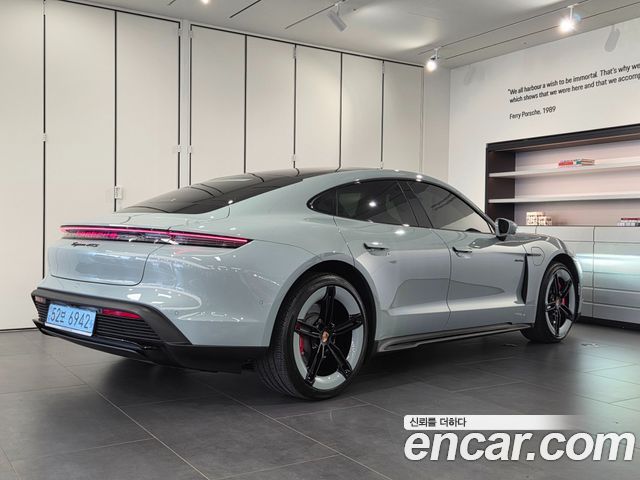Porsche Taycan GTS - фото 1