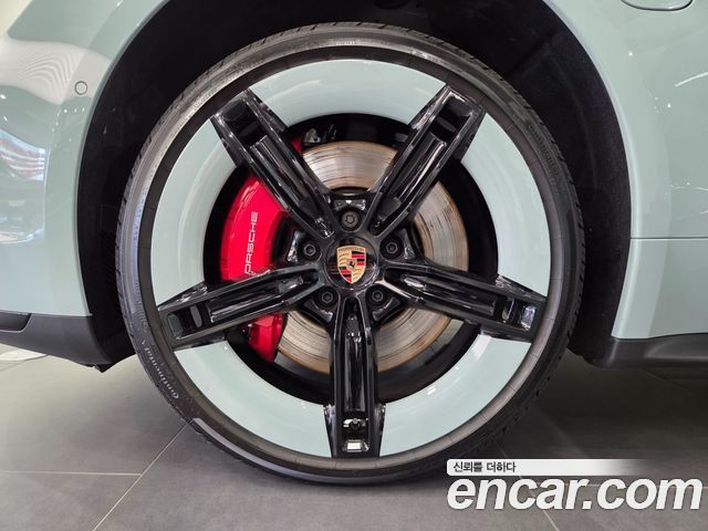 Porsche Taycan GTS - фото 4