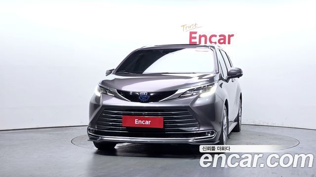 Toyota Sienna 4-го поколения 2.5 Hybrid 2WD - фото 2