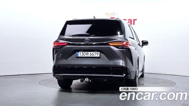 Toyota Sienna 4-го поколения 2.5 Hybrid 2WD - фото 3
