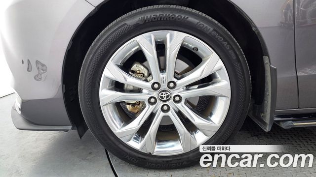Toyota Sienna 4-го поколения 2.5 Hybrid 2WD - фото 4