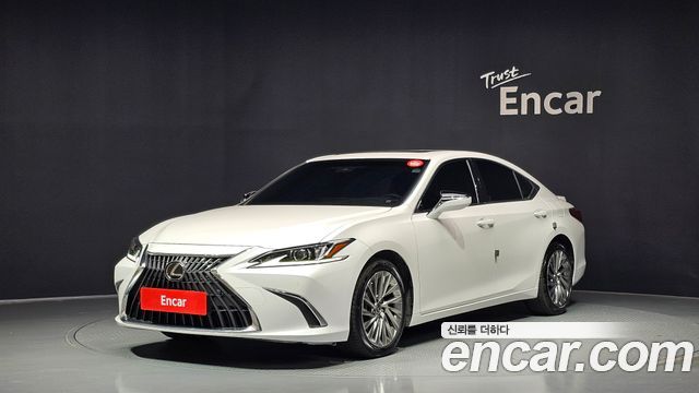 Lexus ES 300h 7-го поколения Luxury Plus - фото 0