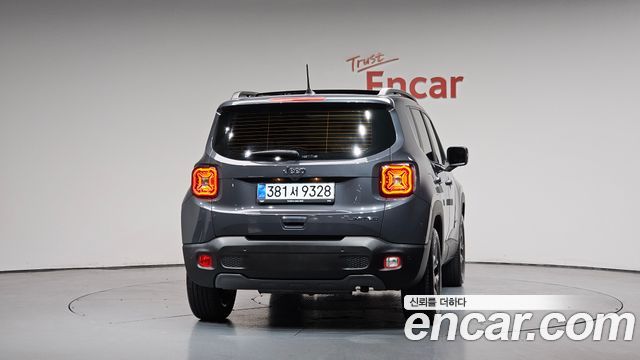 Jeep Renegade 1.3 Limited - фото 3