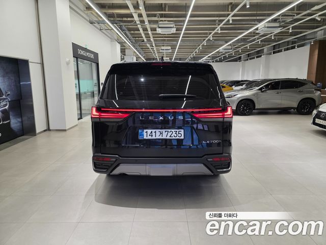 Lexus LX 4-го поколения 700h VIP - фото 3