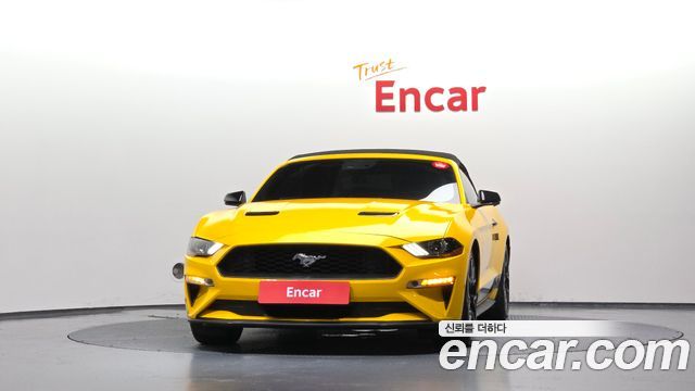 Ford Mustang Convertible - фото 2