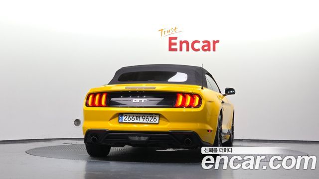 Ford Mustang Convertible - фото 3