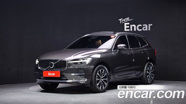 Volvo XC60 2-го поколения B5 Ultimate Bright - фото 0