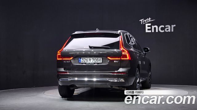Volvo XC60 2-го поколения B5 Ultimate Bright - фото 3
