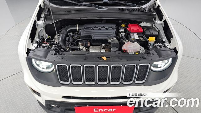 Jeep Renegade 1.3 Limited - фото 4