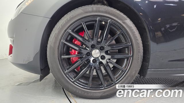 Maserati Ghibli 3.0S Q4 3rd - фото 4