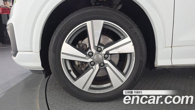 Audi Q2 35 TDI Premium - фото 4