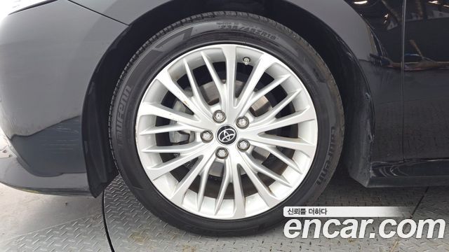 Toyota Camry XV70 2.5 - фото 4