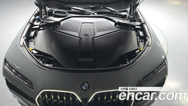 BMW i7 G70 xDrive 60 M sport - фото 4