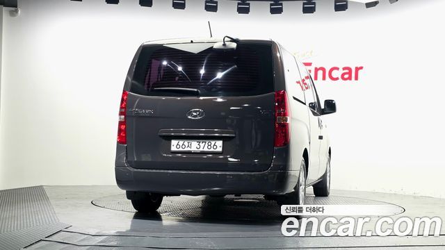 Hyundai Starex New Urban 9-Seater Premium - фото 3
