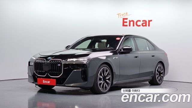 BMW i7 G70 M70 xDrive M Performance - фото 0