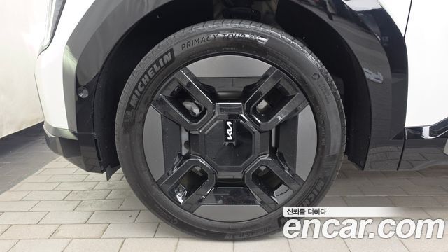 Kia EV9 Long Range 4WD GT Line - фото 4