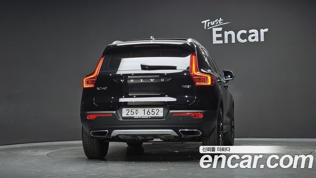 Volvo XC40 T4 Inscription - фото 3