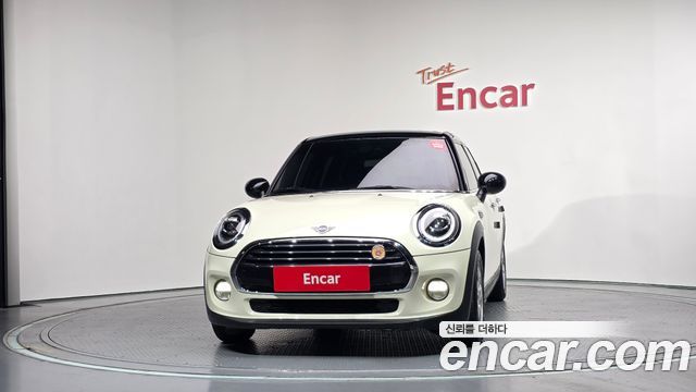 Mini Cooper 5Door Standard 3rd - фото 2