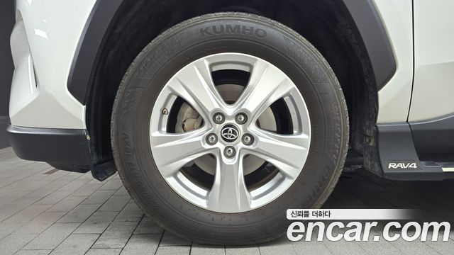 Toyota RAV4 5-го поколения 2.5 2WD Hybrid - фото 3