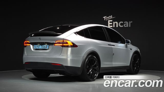 Tesla Model X Performance - фото 1