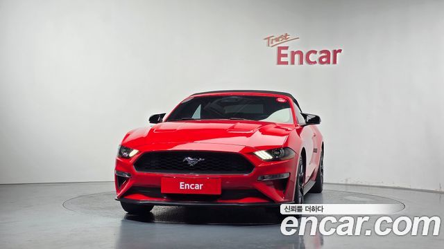 Ford Mustang Convertible - фото 2