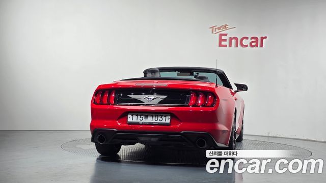 Ford Mustang Convertible - фото 3