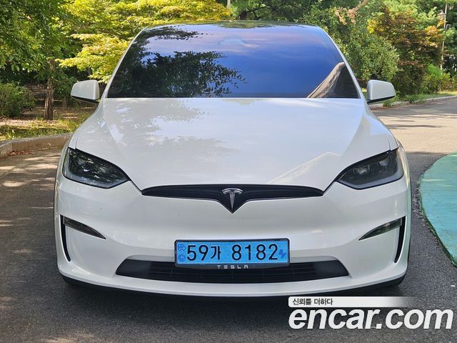 Tesla Model X AWD - фото 0