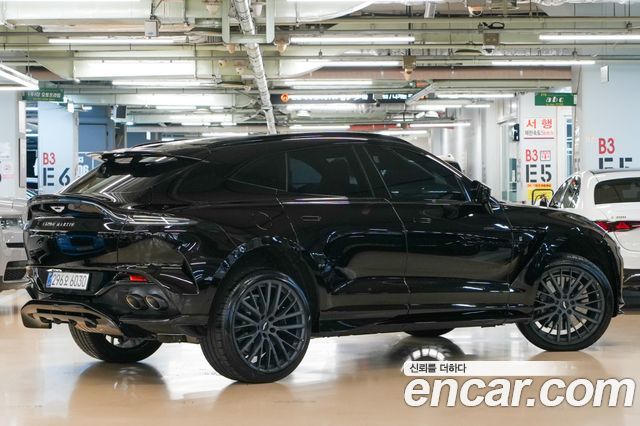 Aston Martin DBX 4.0 V8 707 - фото 1